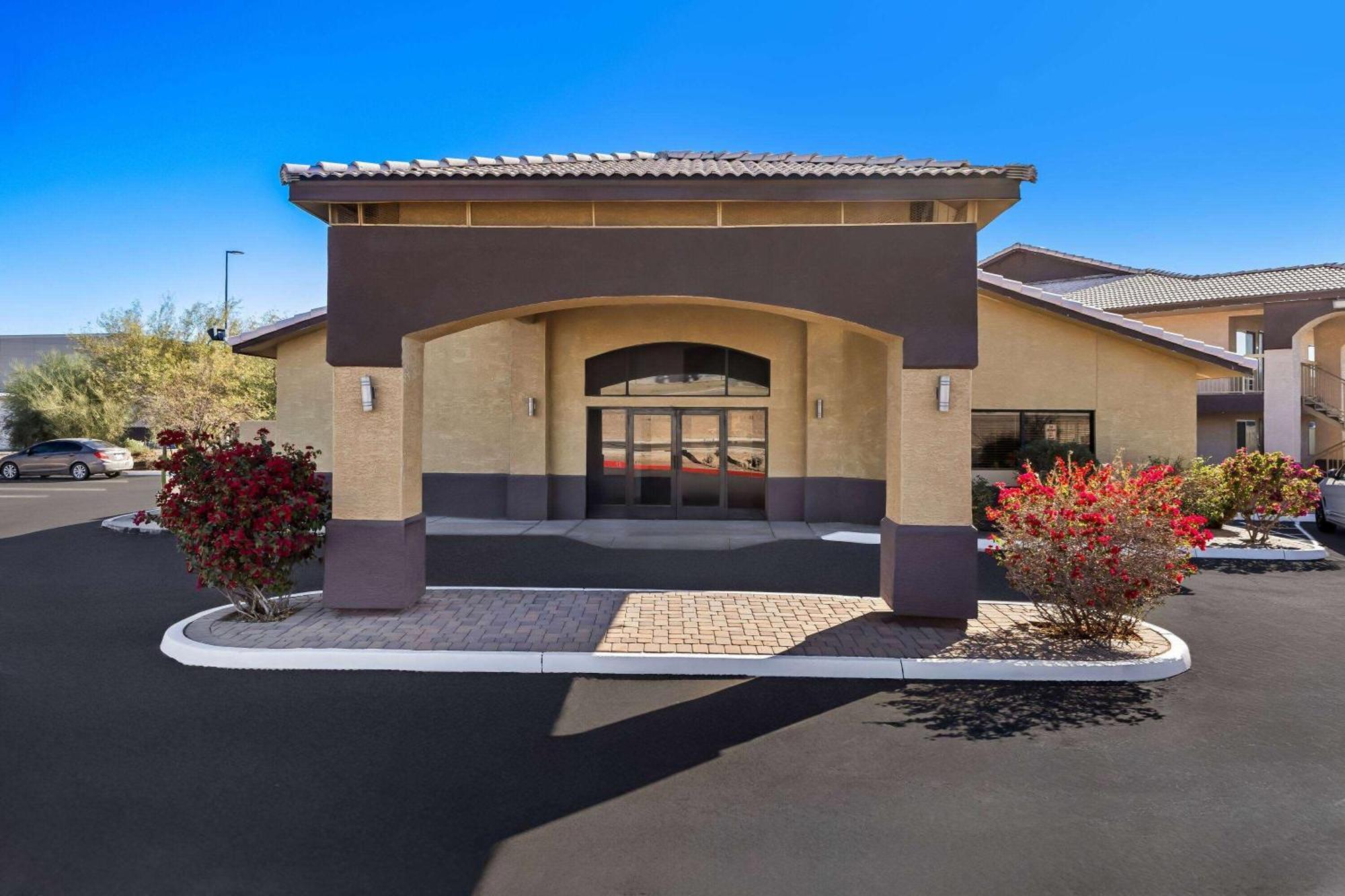 Days Inn By Wyndham Buckeye Exterior photo