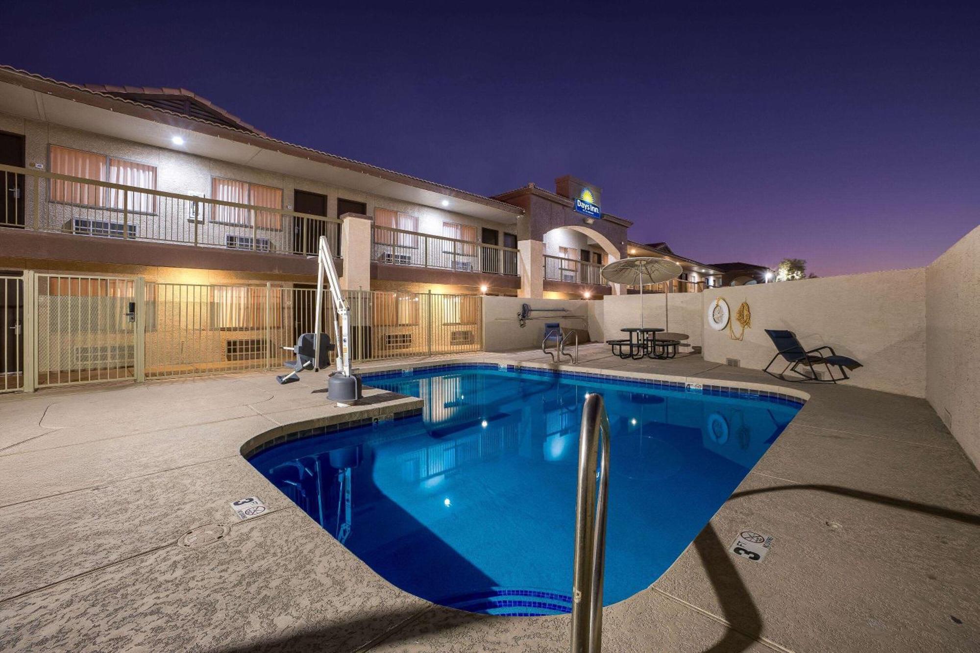 Days Inn By Wyndham Buckeye Exterior photo